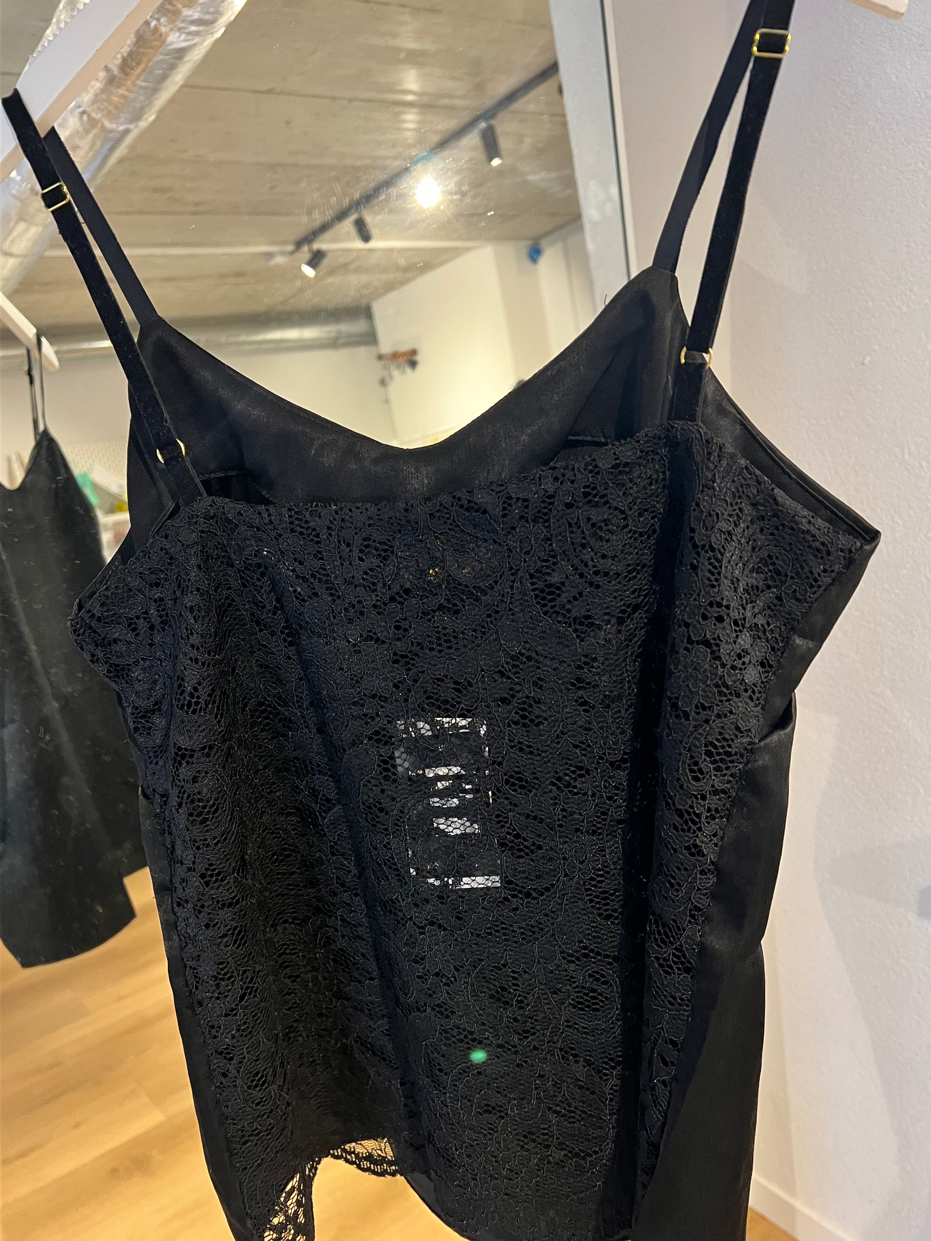 Caraco, nuisette courte