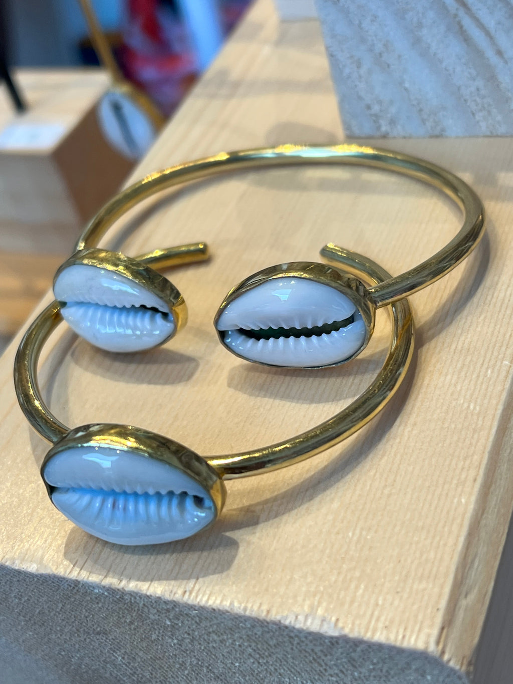 Bracelets rigides, collection