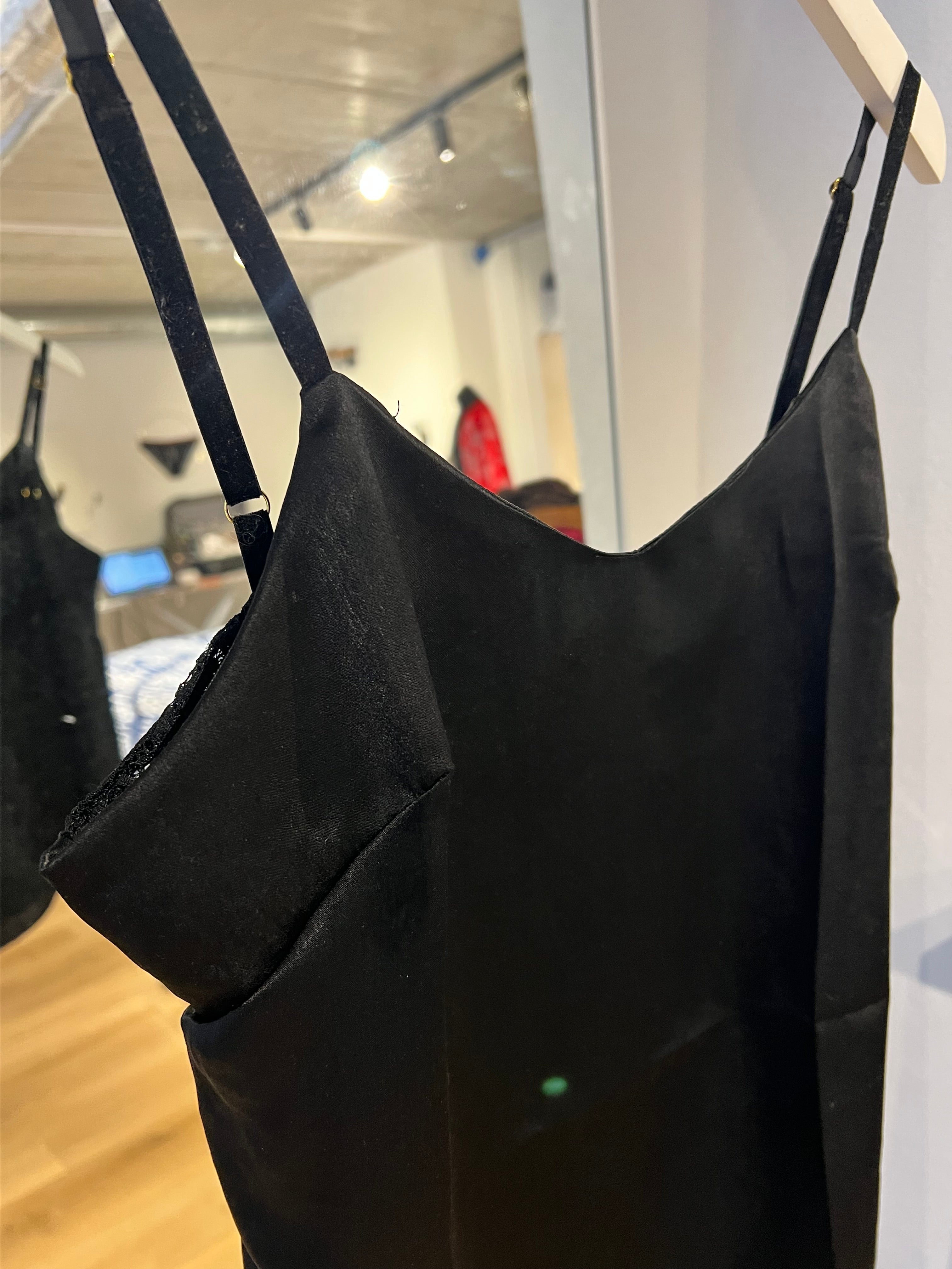 Caraco, nuisette courte