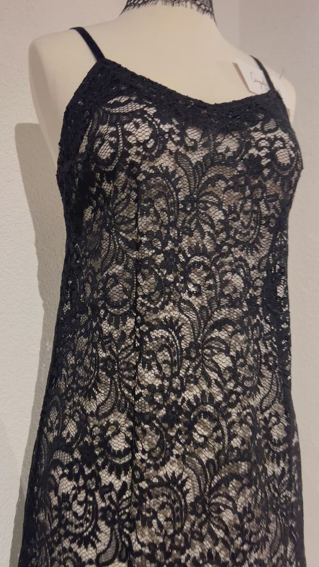 Nuisette en dentelle noire